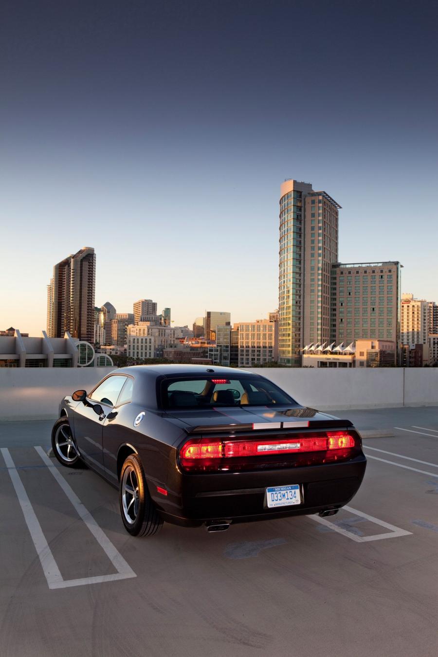  Dodge Challenger R/T 2011 года  (фото 26 из 28)